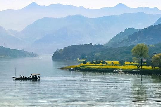 ������ʯ�V�����a(ch��n)�S�ҡ���ȡ���ˮ̎����Ό��F(xi��n)�Gɫ��̼�l(f��)չ?